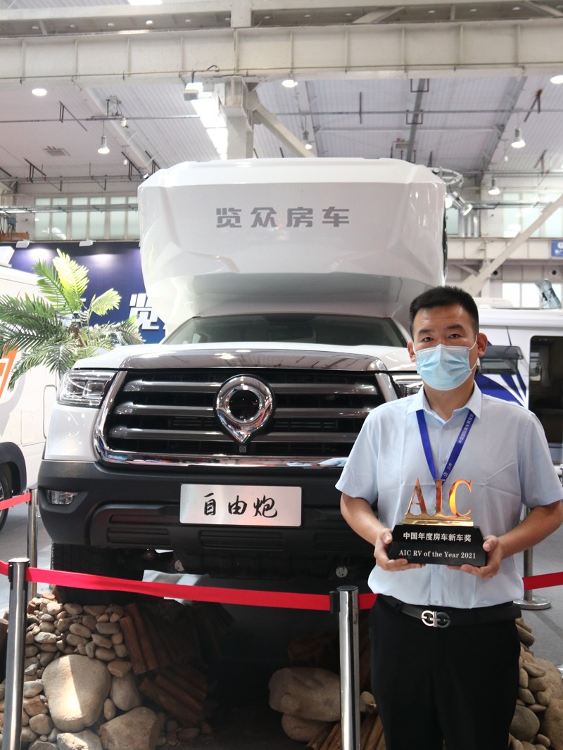 年度新車、自動檔、四驅，能選的房車