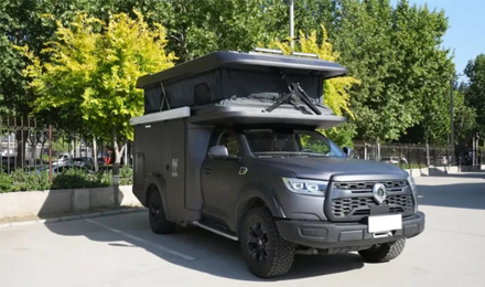 2.0T+四驅(qū)，高僅2.2米，能入地庫，這款硬核升頂房車你愛了嗎？